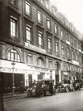 La maison de couture Molyneux, installée à Paris 5 rue Royale (VIII ème arrondissement) en 1925. Cliché : BHVP / Parisienne de Photographie - Photographie Seeberger Frères © BnF