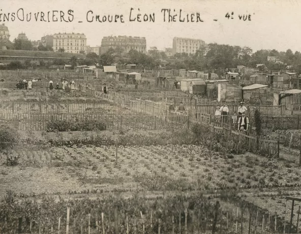 Tirage argentique sur papier de La Zone Jardins ouvriers créés en 1909 par Léon Thélier à Saint-Ouen