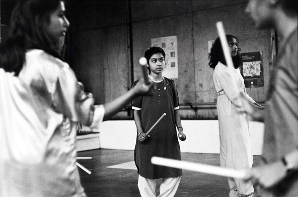 Sarcelles, danse indienne de jeunes tamoules à la MJC, 04/06/1994 