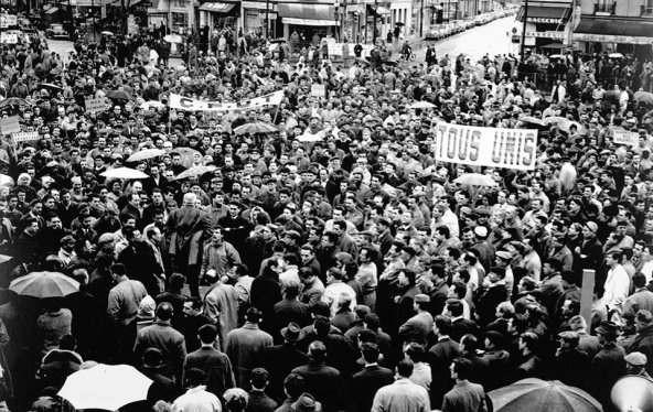 Gérald Bloncourt, Grève et manifestation à l’usine Renault de Boulogne-Billancourt, novembre 1964 © Musée national de l'histoire et des cultures de l'immigration