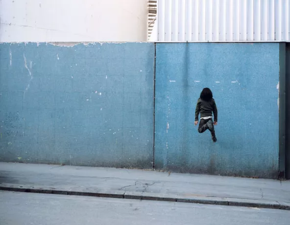 Denis Darzacq, La chute n°1, 2006