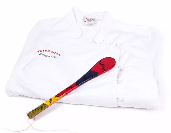 La veste de chef cuisinier de chez Petrossian de Rougui Dia