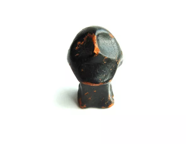 La tête en mie de pain de Frida Rochocz. Don de Frida Rochocz. 