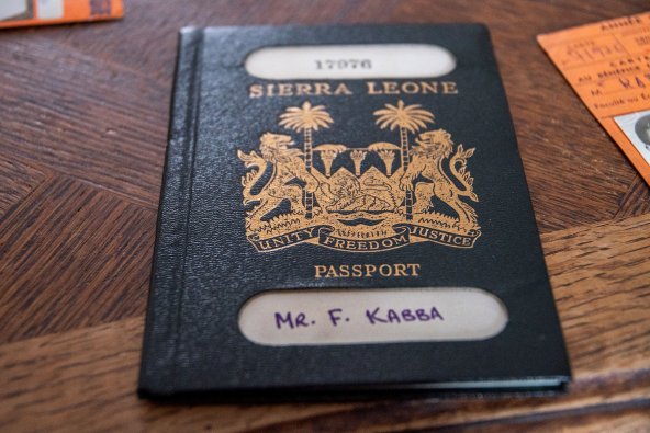 Le don de Fodé Kaba : passeport