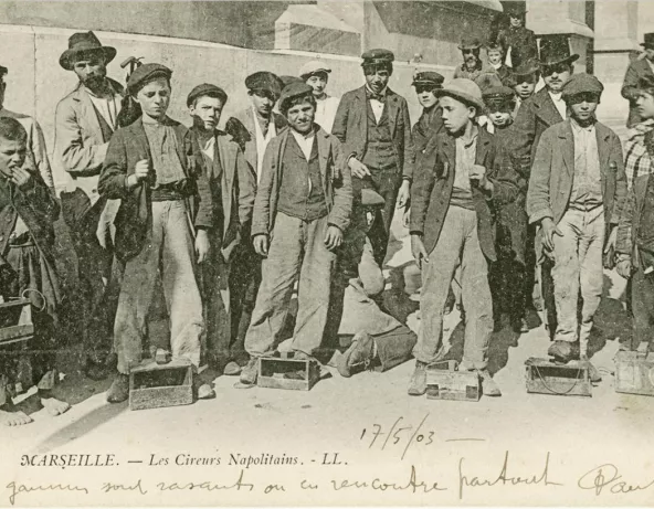 Marseille, "Les cireurs napolitains". Postcard.