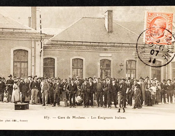 Carte postale représentant la ville de Modane