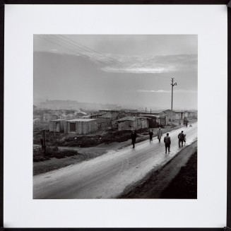 Jean Pottier, Bidonville de Nanterre (série), 1956, tirage gélatino-argentique sur papier. Collection du Musée national de l'histoire de l'immigration. 2006.234.1