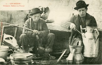 Carte postale montrant des rétameurs