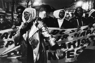 1999, Les Sans Papiers (titre de la série), Manifestation de collectifs de Sans-Papiers 