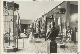 Galerie Est dans le musée des colonies