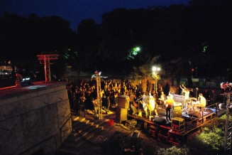 Concert de Fredy Massamba. Photo Awatef Chengal © Cité nationale de l'histoire de l'immigration
