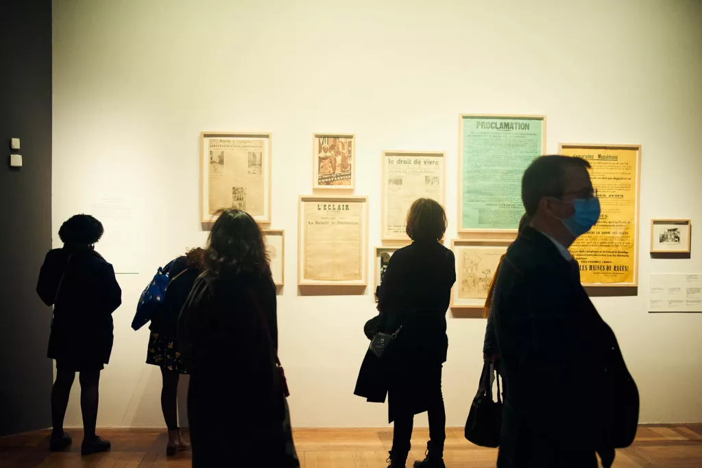 Salle de l'exposition Juifs et musulmans de la France coloniale à nos jours
