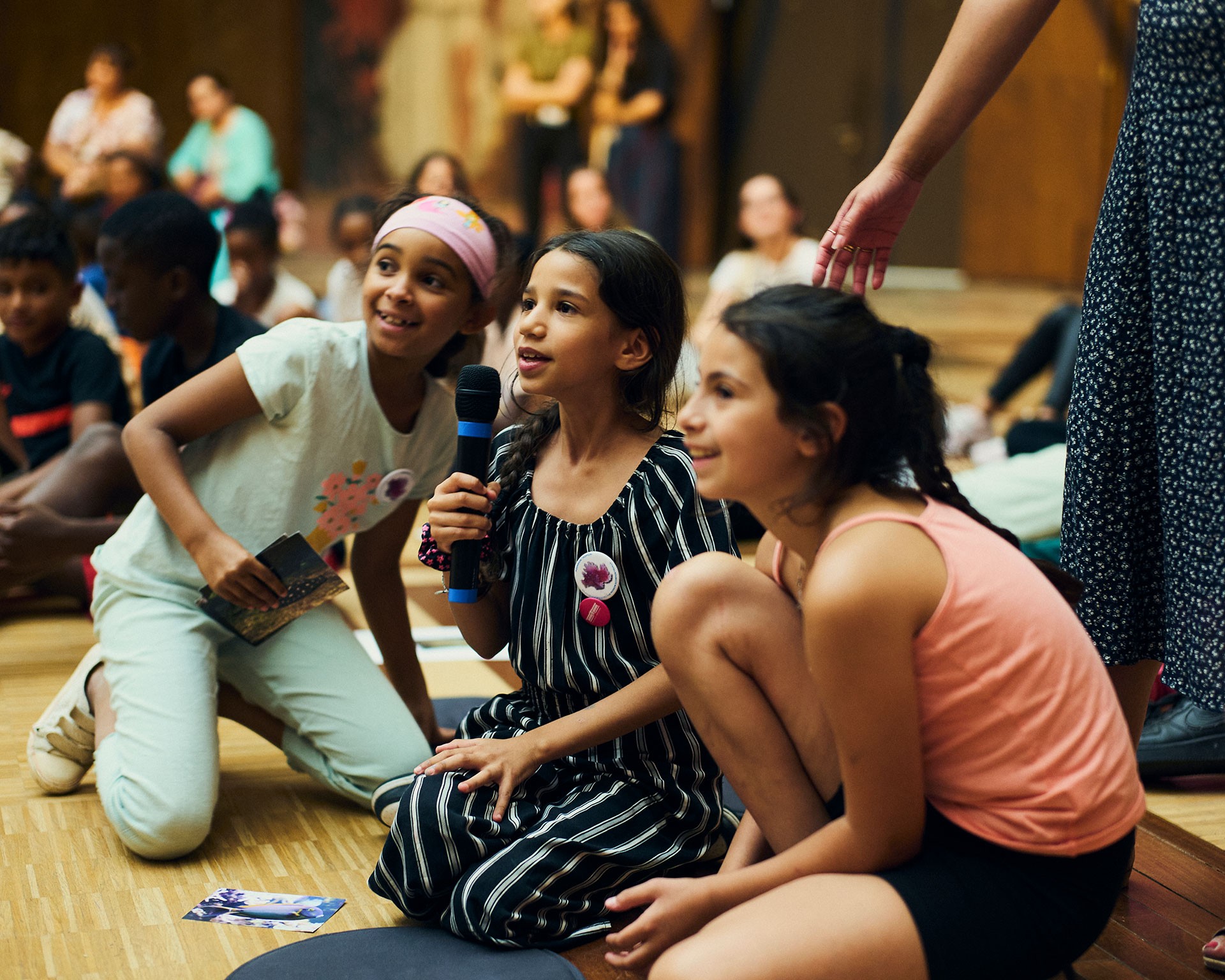 Enfants dans le Forum