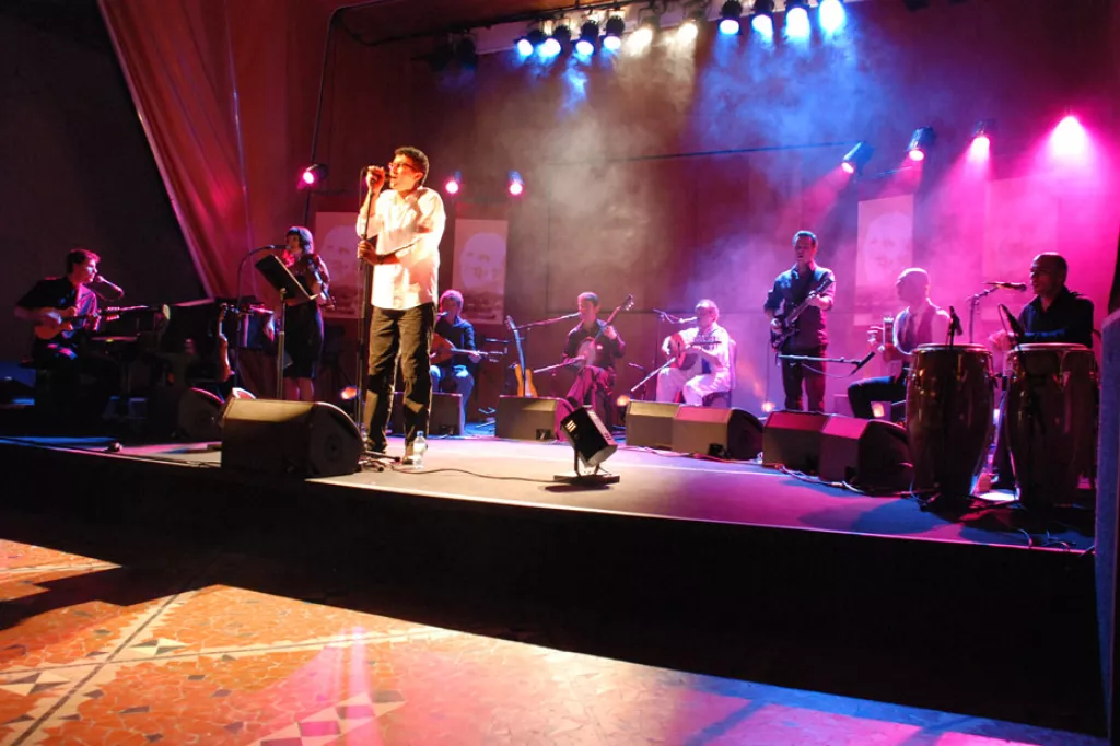 Concert de Salah Gaoua. Photo Awatef Chengal © Cité nationale de l'histoire de l'immigration