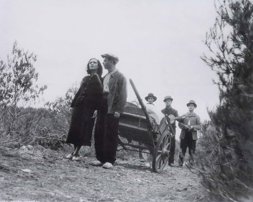 Au premier plan Celia Montalvan et Charles Blavette dans Toni © Gaumont 