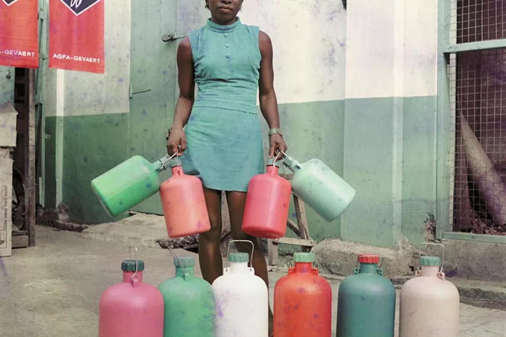 James Barnor, Sick hagemeyer assistant, Accra, c. 1971