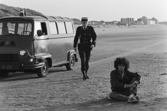 Kader Boukhanef sur le tournage du film Le Thé au Harem d'Archimède, 1985 