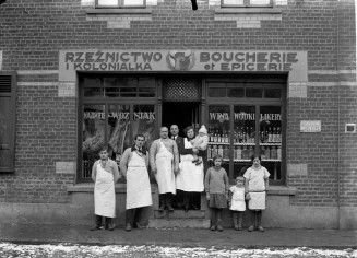 Kazimir Zgorecki. Façade d’une boucherie épicerie polonaise. Années 1930