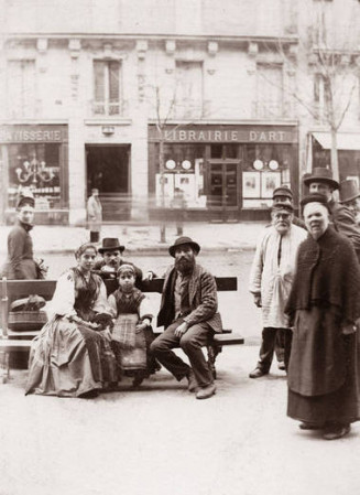 Famille napolitaine Boulevard Saint Germain Paris 1880