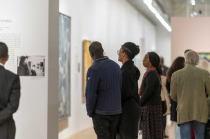 Photographie du vernissage de l'exposition "Paris et nulle part ailleurs"