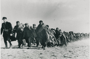 Spanish refugees during their transfer to the Barcarès camp (Pyrénées-Orientales), March 1939, Robert Capa
