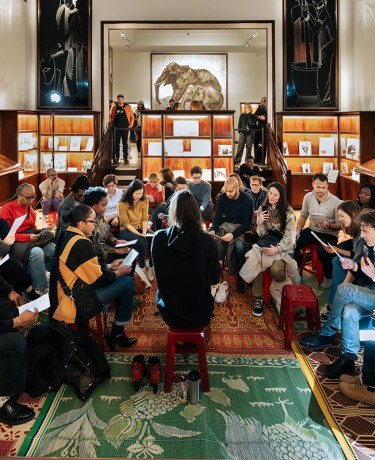 Vanasay Khamphommala dans le Salon des Laques