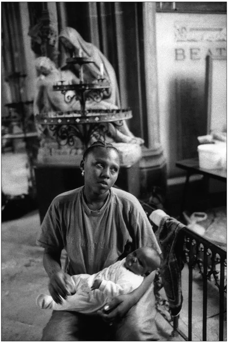 Paris 1996, clandestins occupant l’église Saint-Bernard 