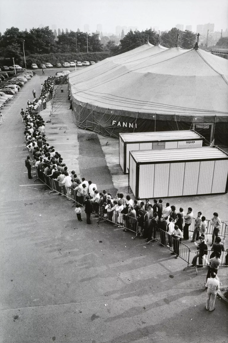 Patrick Zachmann, sous-préfecture de Bobigny, 1981