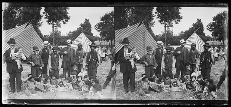 Campement de Rom chaudronniers à Dijon (Côte-d'or)