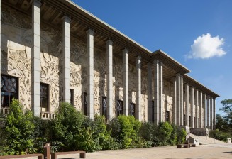 Façade extérieure du Palais de la Porte Dorée