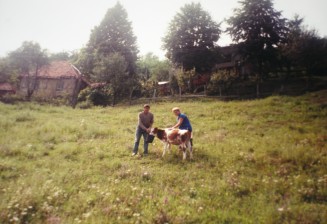 Durdijia Vasic, archive. Durdijia et l’un de ses frères, agriculteur en Bosnie, fin des années 90 