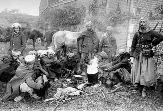 War 1914-1918. North African soldiers (Northern France) © Roger-Viollet