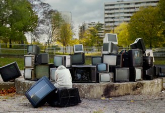 Le Reflet - série Périphéries 2008. © Mohamed Bourouissa 