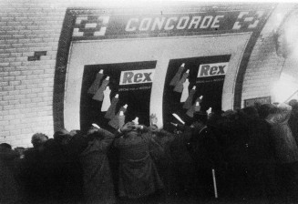 17 octobre 1961. Métro Concorde © Elie Kagan/Bibliothèque de documentation internationale contemporaine