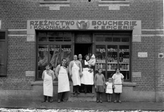Kazimir Zgorecki. Façade d’une boucherie épicerie polonaise. Années 1930