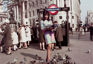 marie-hallowi-modele-de-couverture-de-drum-a-trafalgar-square-c-james-barnor-courtesy-galerie-clementine-de-la-ferroniere.jpg