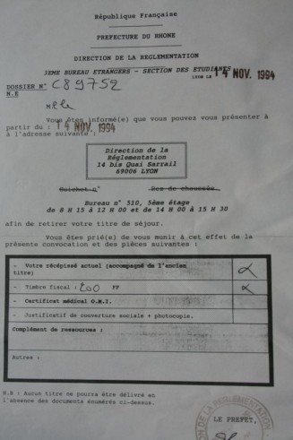 Convocation en préfecture pour le retrait de la carte de séjour de l’étudiante Sirma Oran, Lyon 1994 © Collection particulière Sirma Oran, Atelier du Bruit.