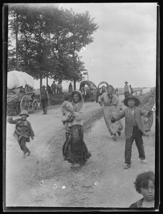 Eugène Biver, Sur la route à Saclay dans l'Essonne.