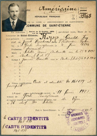 Identity card of Mr. Gerald Kopp, an American born in Pensylvania in 1894, who arrived in France in 1922 and settled in Saint-Etienne, where he worked as a druggist. 