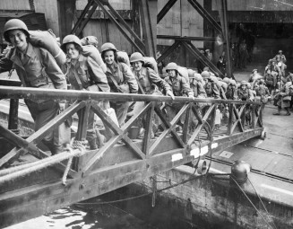 Regiment of American women embarking on July 15, 1944. 