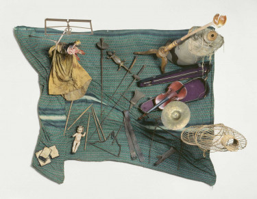 Oeuvre de Daniel Spoerri, Marché aux puces (hommage à Giacometti), 1961