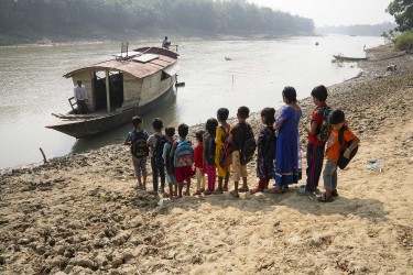 Abir Abdullah, "Boat school", 2013. © Abir Abdullah