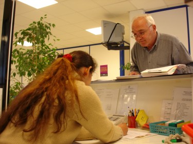 Irina au centre de Médecins du Monde, La Plaine-Saint-Denis, mai 2005 © Collection particulière Irina, Atelier du Bruit.
