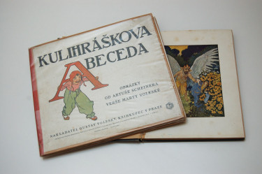 Livres de contes tchèques rapportés par Angèle © Musée national de l'histoire et des cultures de l'immigration