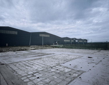 Jacqueline Salmon, Le Hangar, Sangatte, mai 2001 